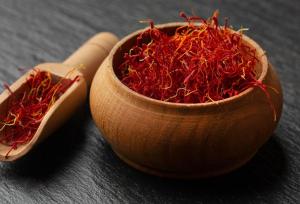 ارزش صادرات زعفران فقط ۳۰۰ میلیون دلار است 